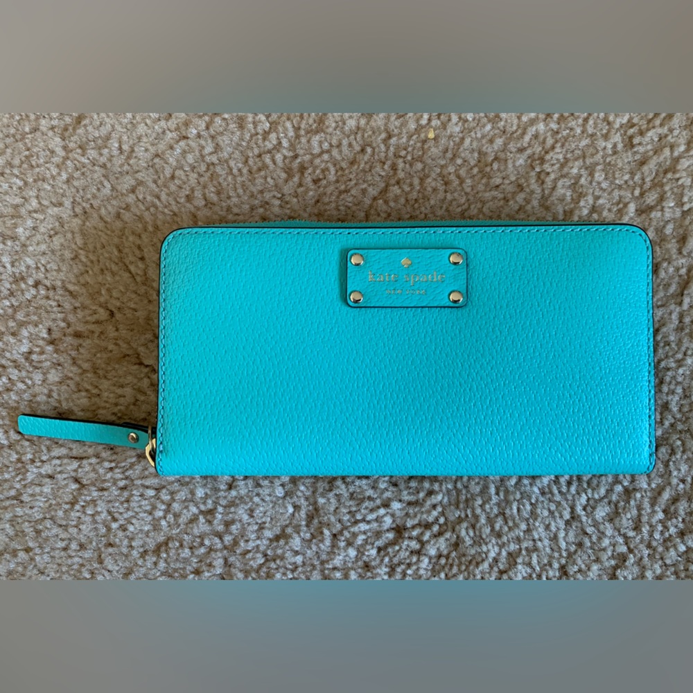 NWOT kate spade blue/teal zippered wallet
